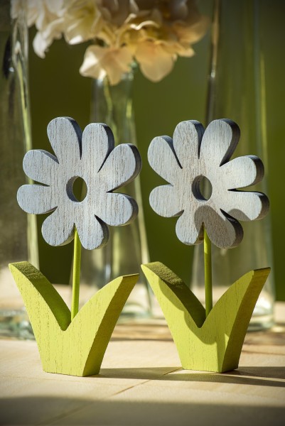 Aufsteller 'Blume' aus Holz, grün, natur, H 14 cm, B 8,5 cm, L 1,5 cm