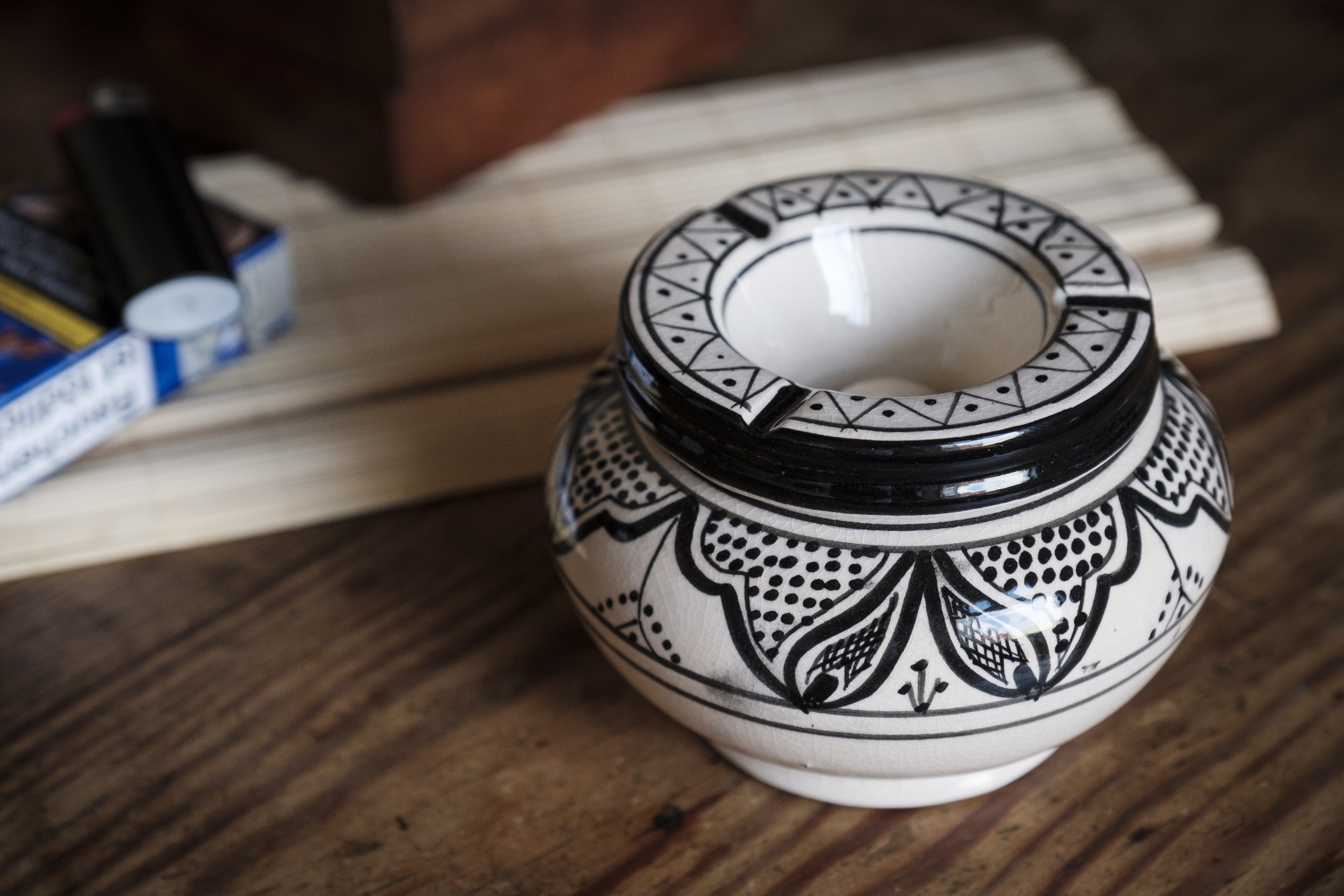 Keramik-Aschenbecher in weiß 12 Aschenbecher aus Keramik im schlichten Design 