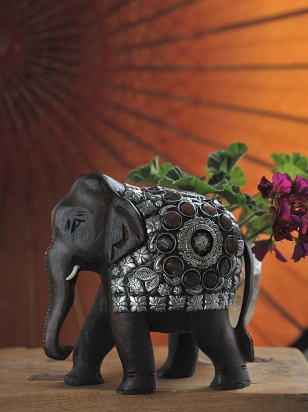 Elefant aus Holz mit Metall- & Steinbesatz, braun, silber, B 16 cm, H 15 cm, T 8 cm