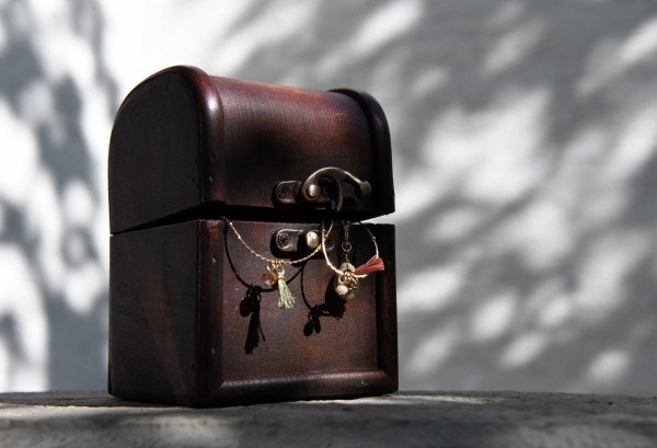 Kofferbox, braun, L 9 cm, B 9 cm, H 13 cm