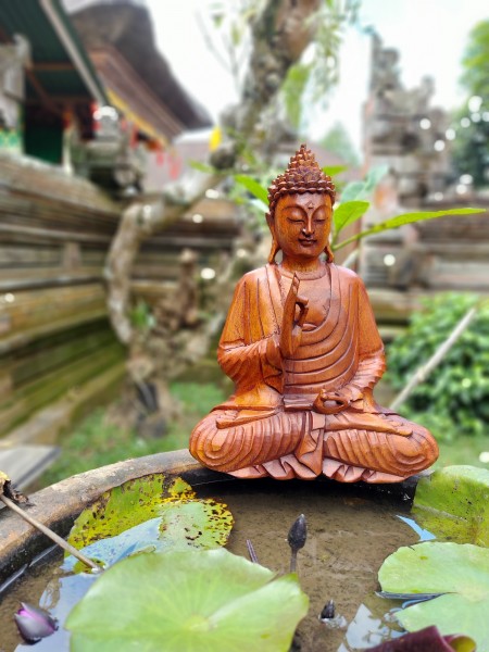 Handgeschnitzte Buddha-Skulptur 'Chakra', L 13 cm, B 24 cm, H 31 cm