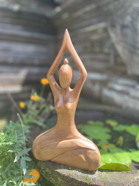 Figur 'Yoga', aus Suarholz, H 30 cm, B 15 cm, L 3,5 cm
