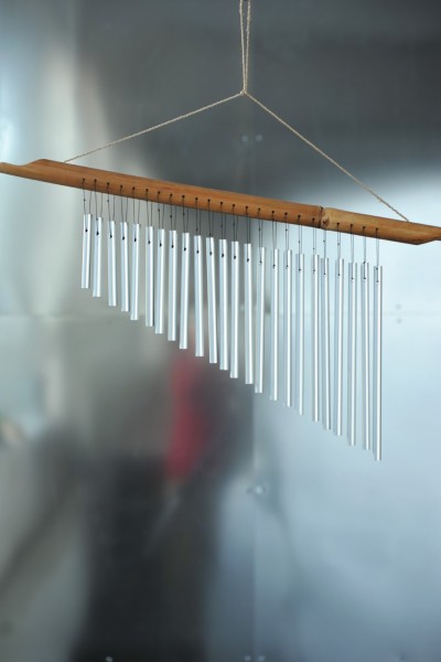 Windspiel 'Ranke' aus Bambus, Klangkörper aus Aluminium, L 50 cm