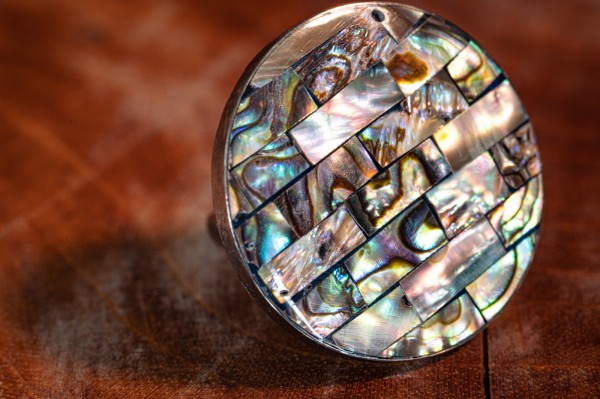 Ring mit Perlmuttmosaik, multicolor, Ø 3 cm