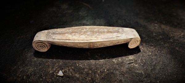 Timor-Schale aus Holz, B 60 cm, L 16 cm, H 7 cm