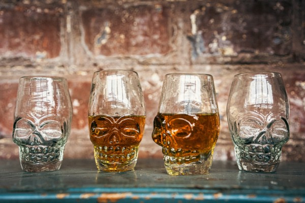 Tequila-Glas 'Totenkopf', H 9 cm, B 4 cm, L 5 cm