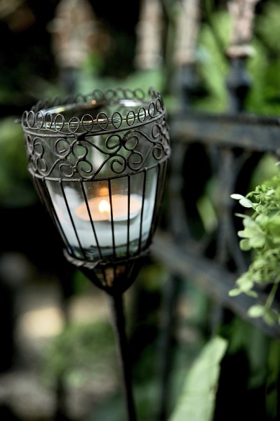 Steckeisen 'Chateauroi', mit Teelichthalter aus Draht und Glaseinsatz, schwarz, H 95 cm