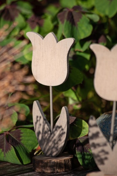 Figur 'Tulpe' aus Holz, natur, grau, H 17 cm, B 7 cm, T 5 cm